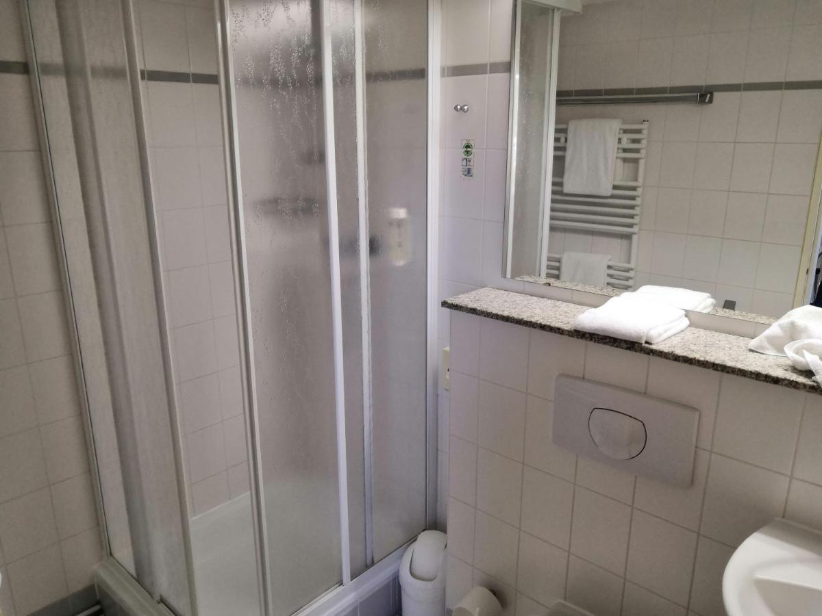 Ruegen-Hotel Sassnitz Bagian luar foto